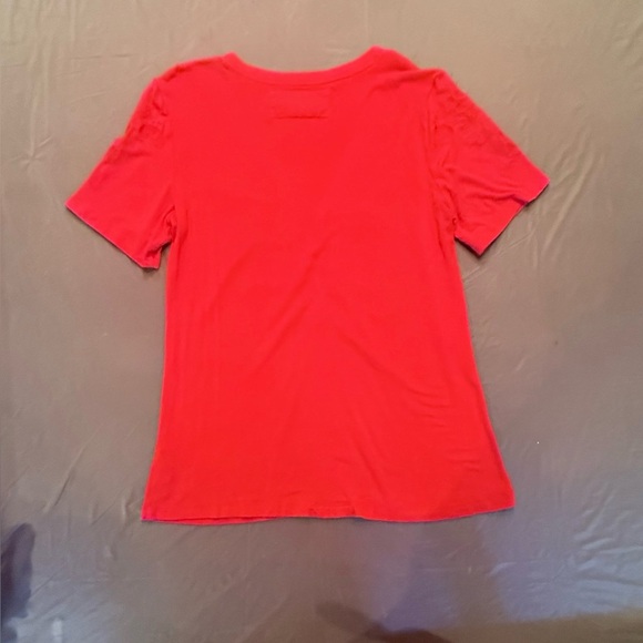 Robert Graham Red Ruched Short Embroidered Sleeve Tee Size Large - Picture 2 of 9